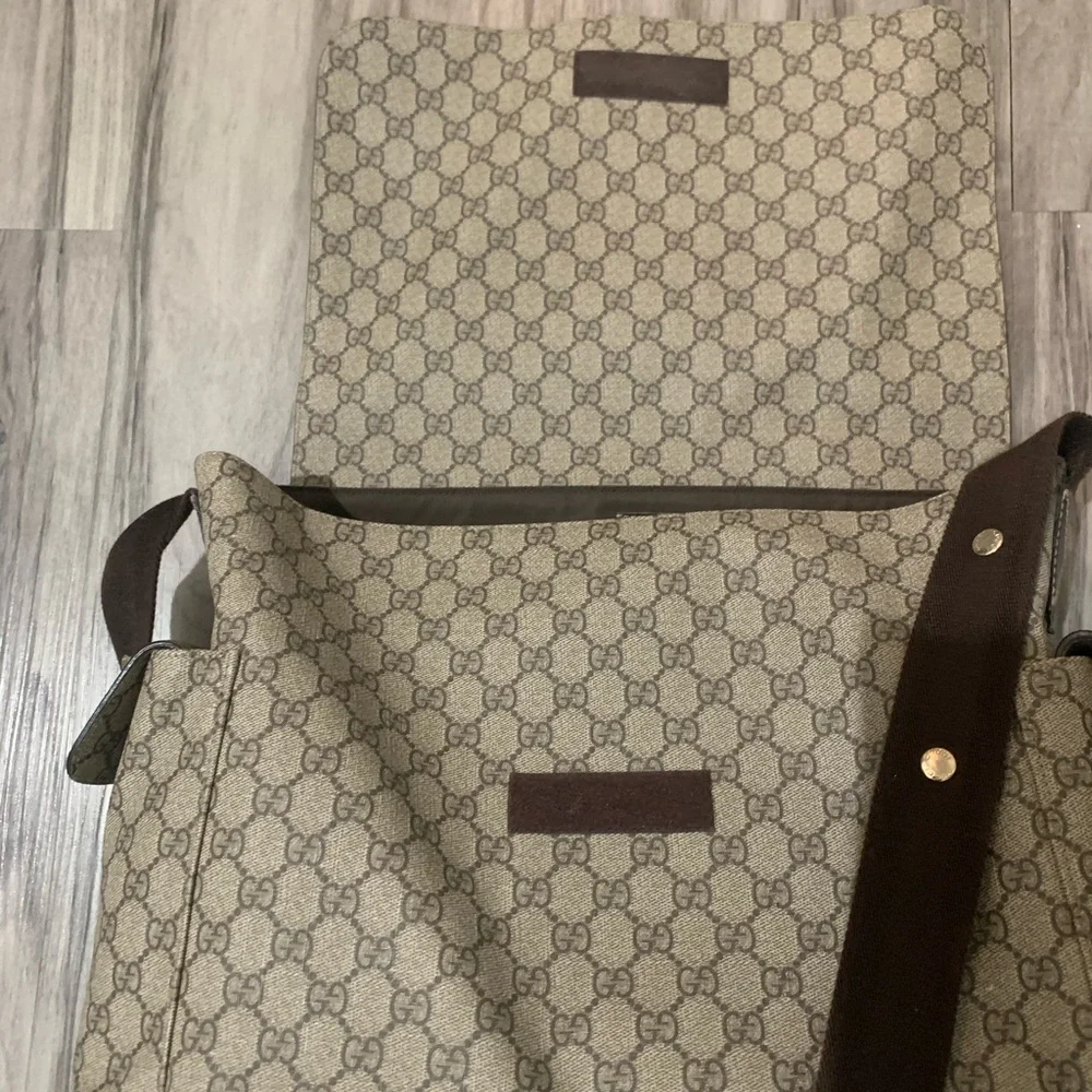 Gucci Beige GG Supreme Canvas Kids Messenger Bag with Brown Trim